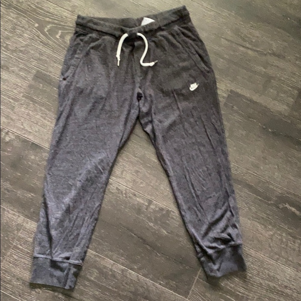 NIKE Like new and ohhhh so comfy